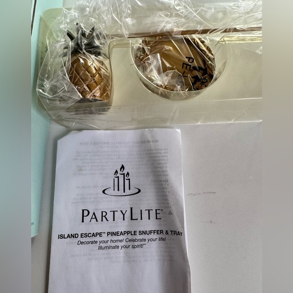 PartyLite Gold Candle Holder with Box - Picture 3 of 6